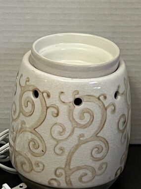 Cappuccino Swirl Barrista Scentzy Warmer in Cream